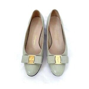SALVATORE FERRAGAMO  Sage Green Crocodile Leather Vara Bow Heels 8 .5 AAAA